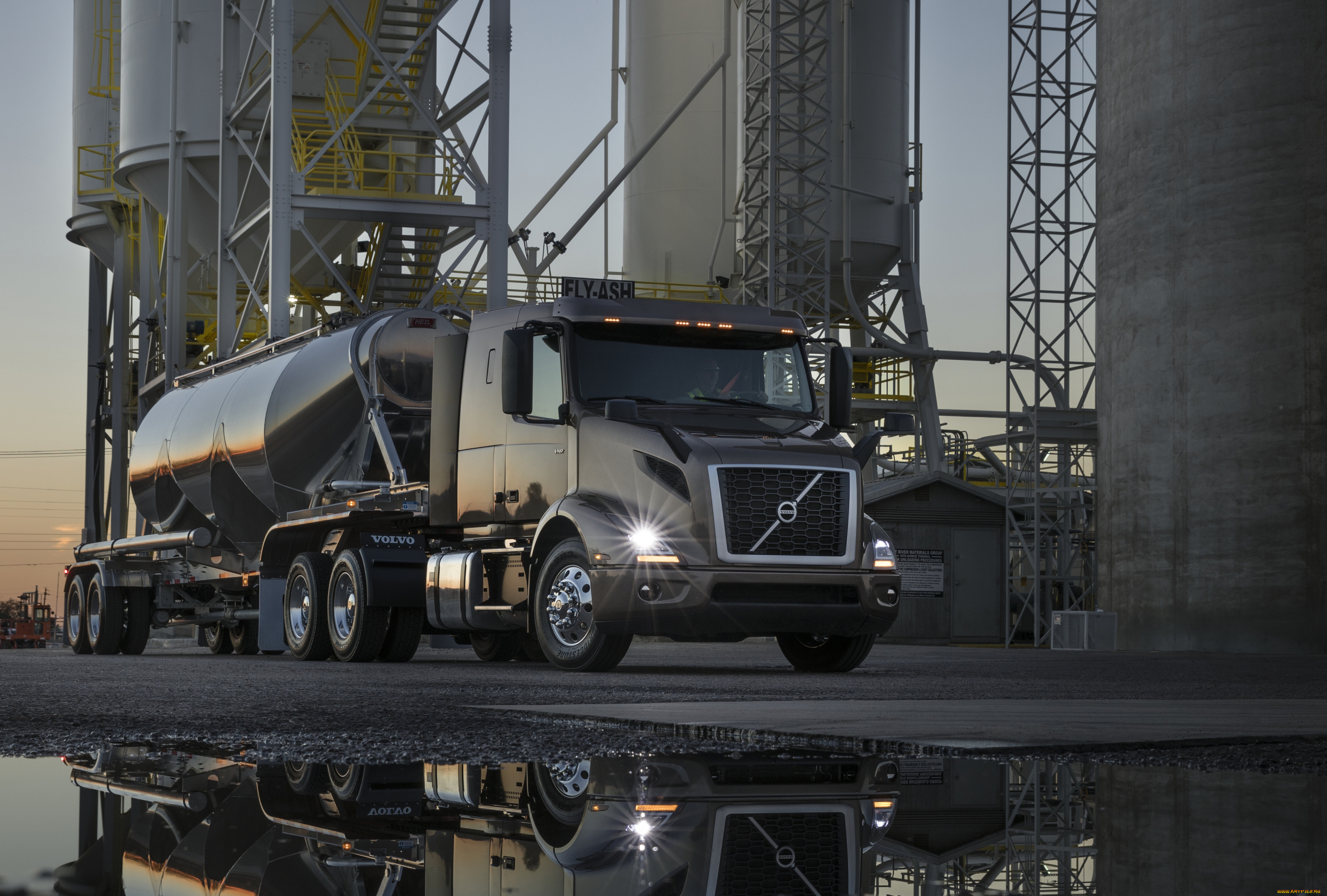 , volvo trucks, volvo